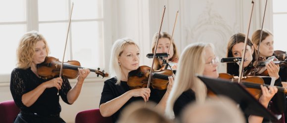 Liepojos garsai Rundalės rūmuose su Guntis Kuzma ir Robertu Beinariu,foto: Jānis Porietis
